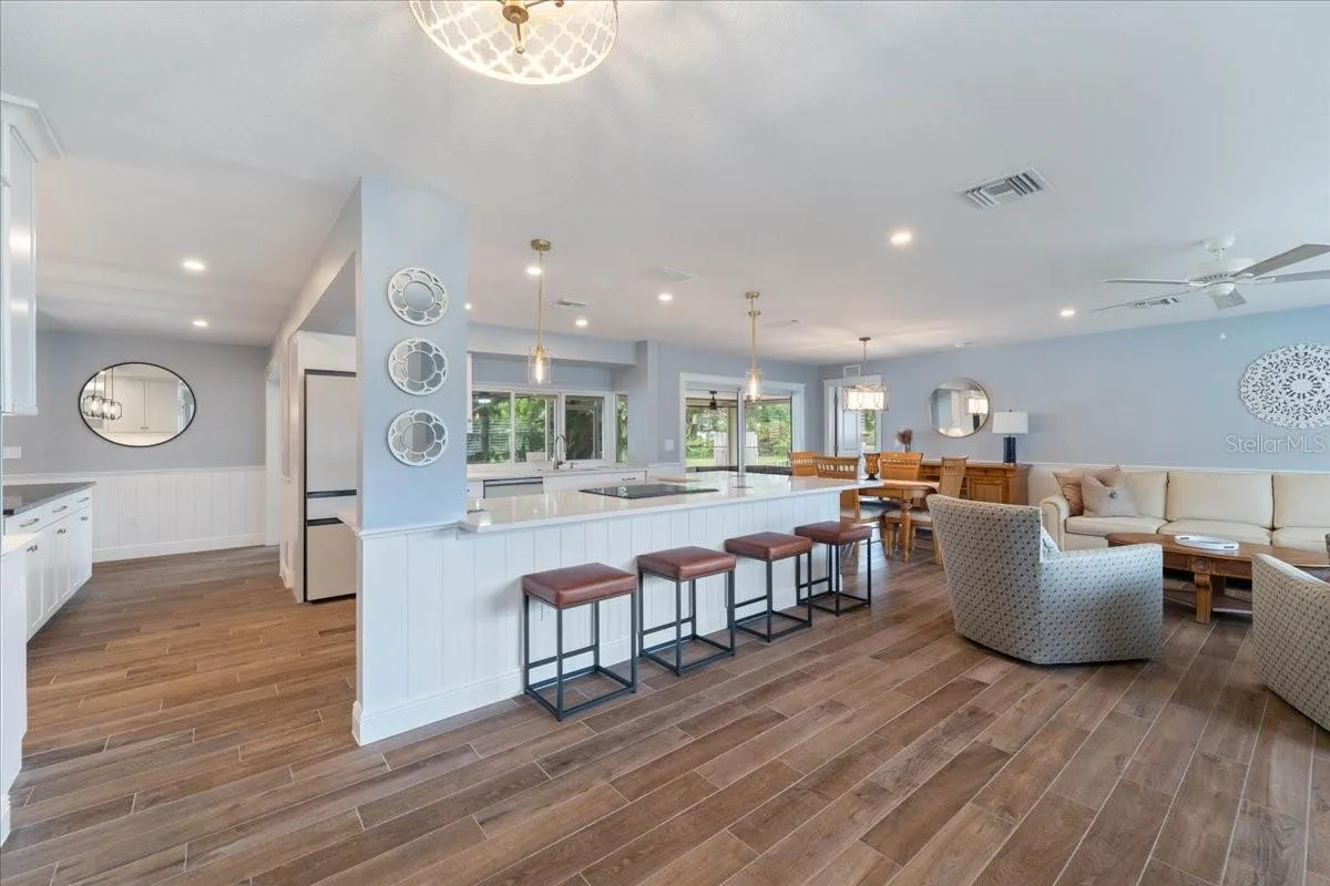 1039 BAYSHORE AVE
