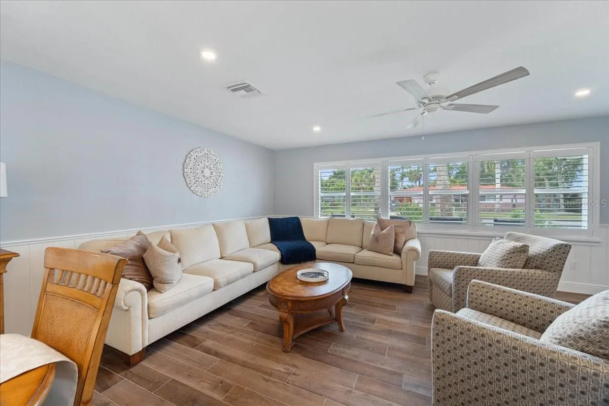 1039 BAYSHORE AVE