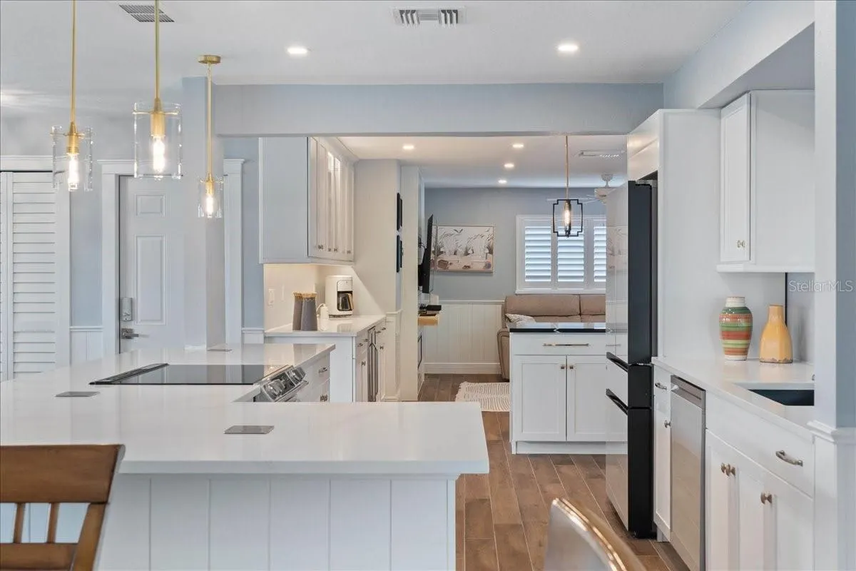 1039 BAYSHORE AVE