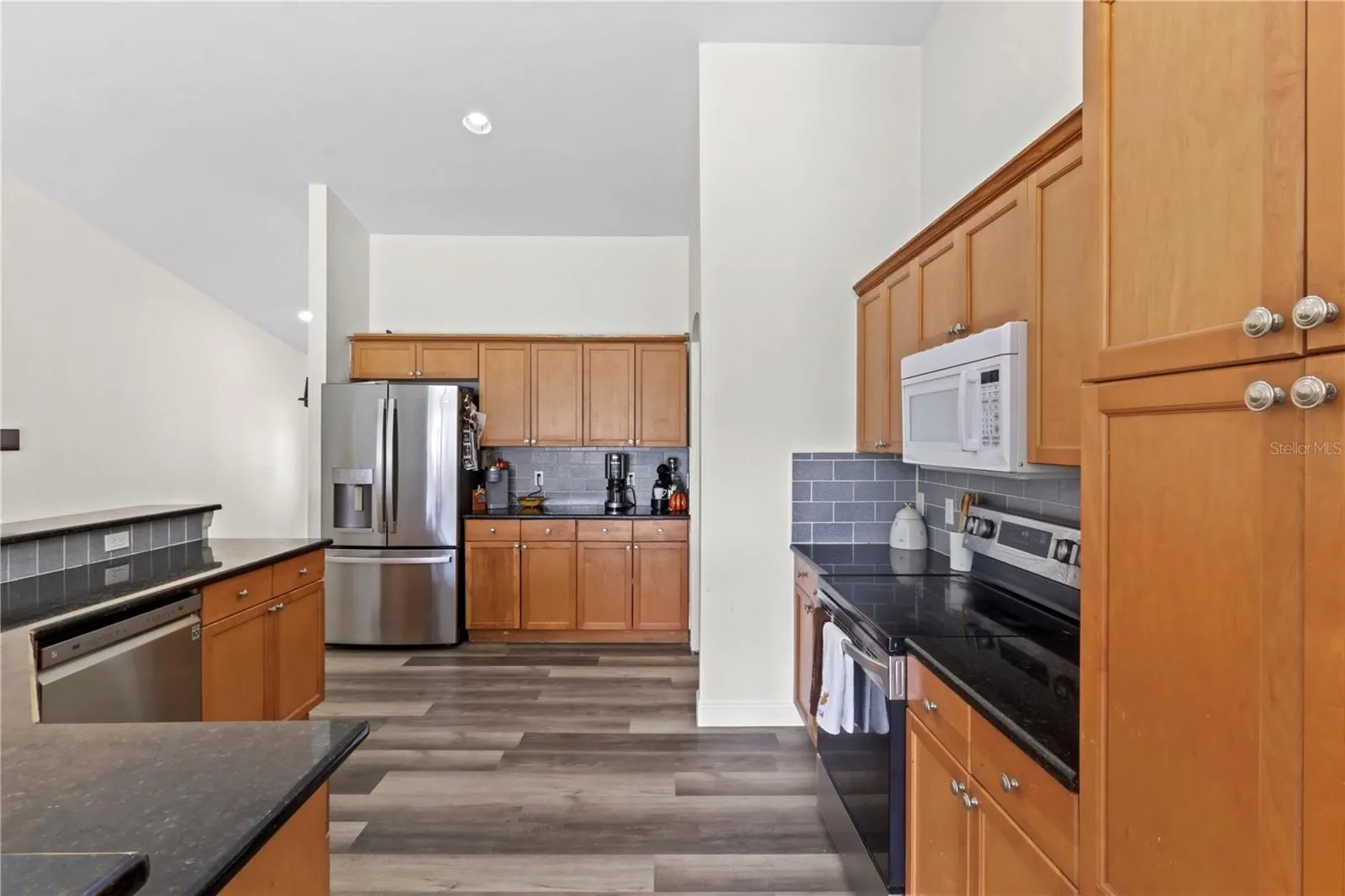 5190 BUTTERFLY LN