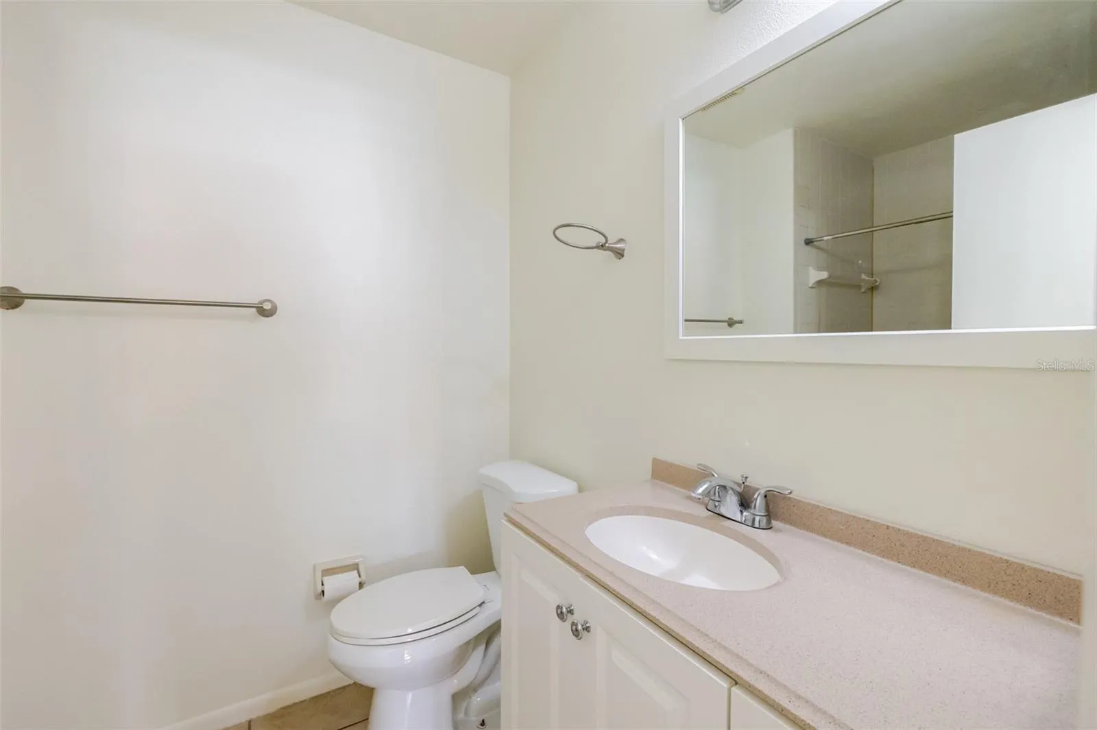 5021 BARRINGTON CIR #302, #302