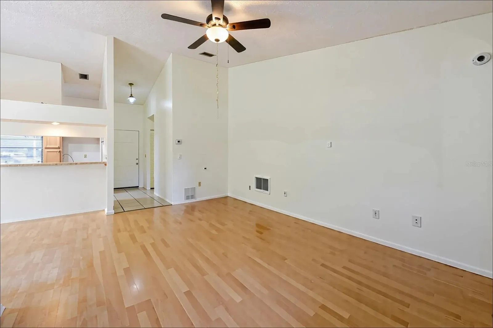 5021 BARRINGTON CIR #302, #302