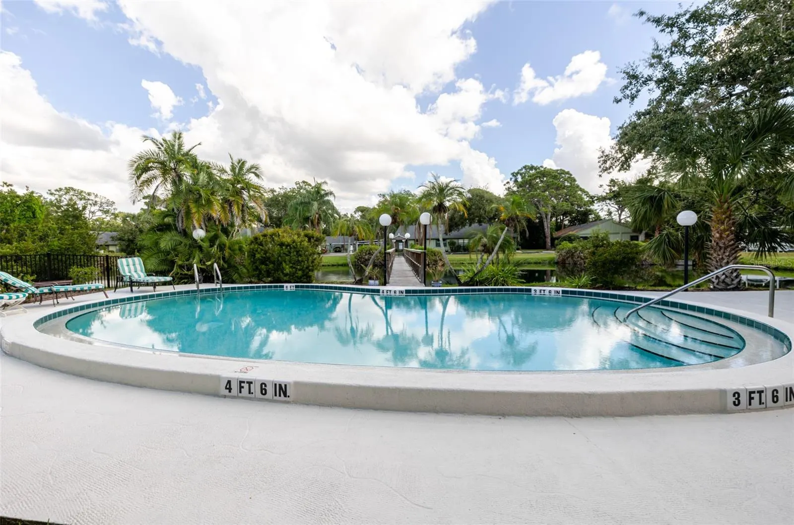 5021 BARRINGTON CIR #302, #302