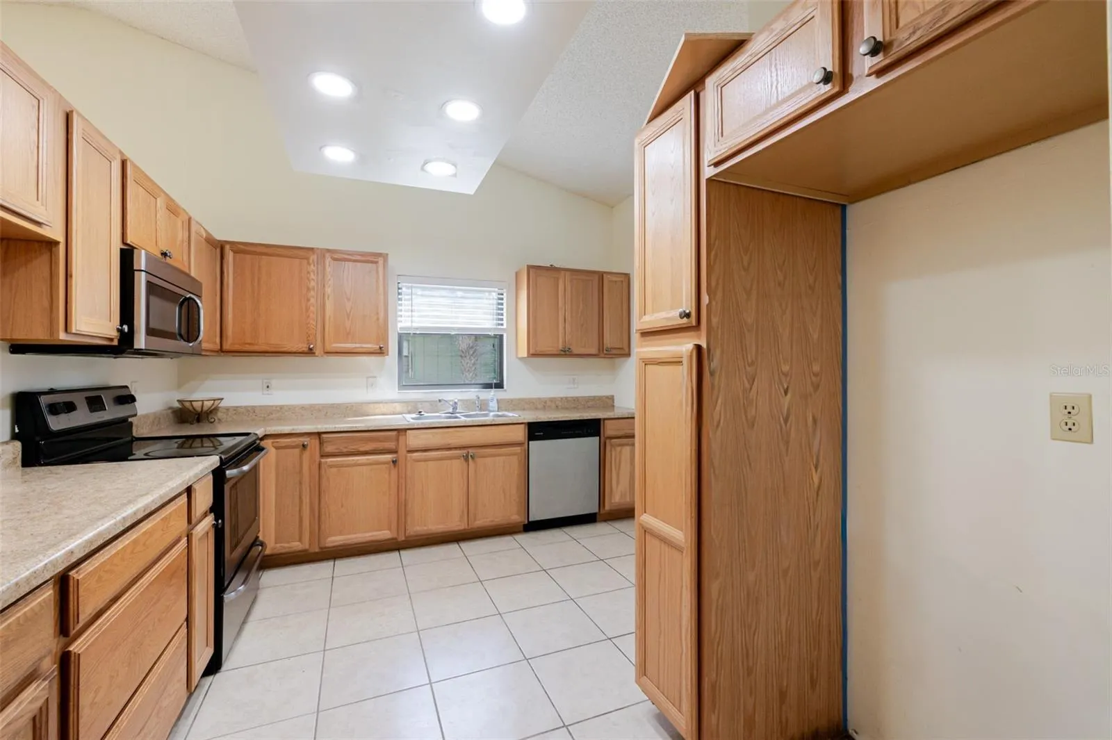 5021 BARRINGTON CIR #302, #302