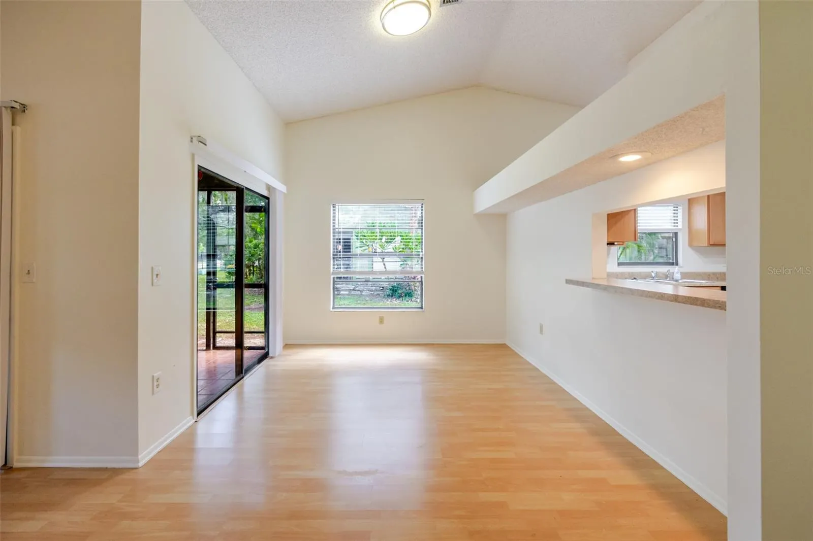 5021 BARRINGTON CIR #302, #302
