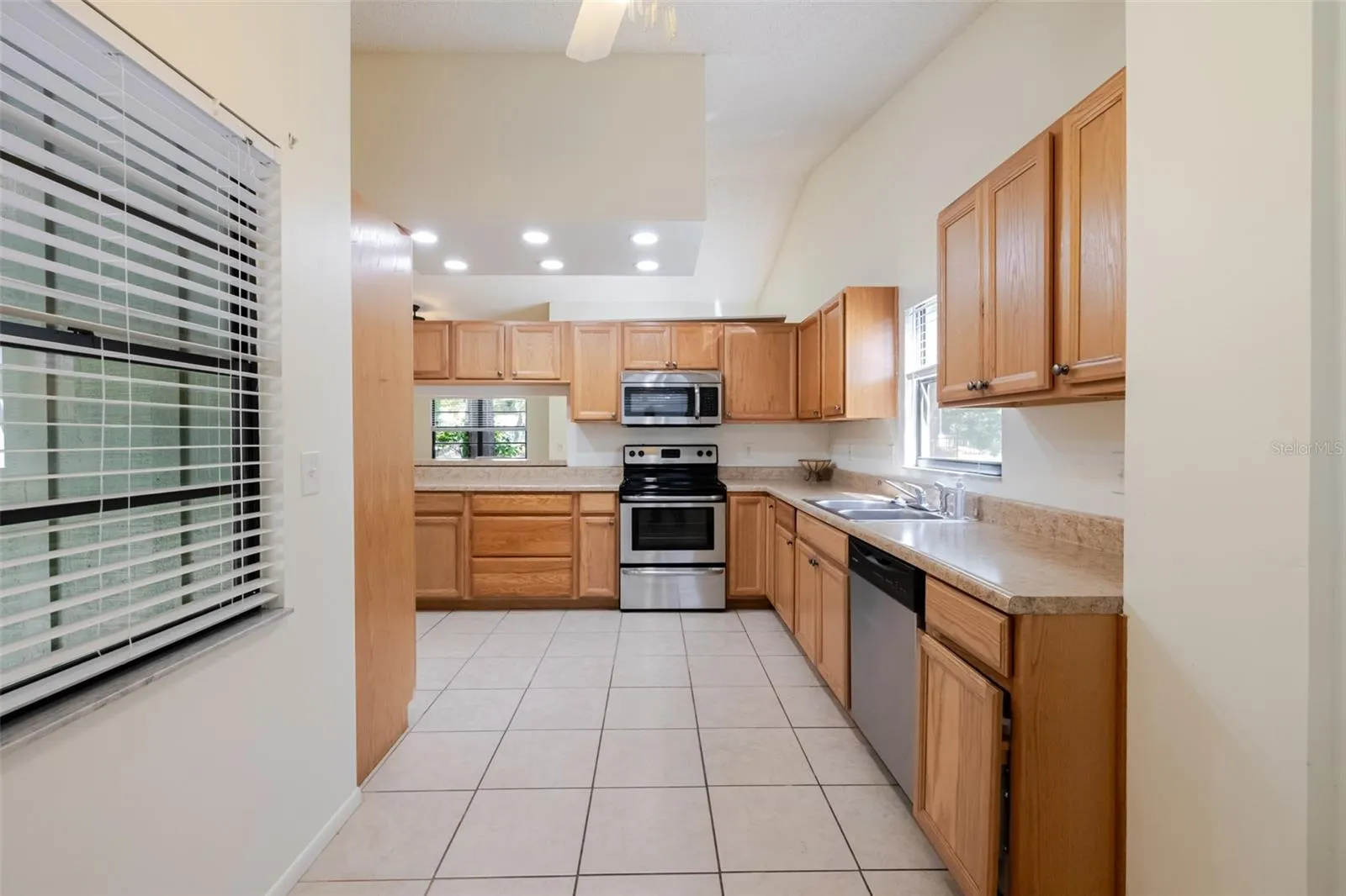 5021 BARRINGTON CIR #302, #302