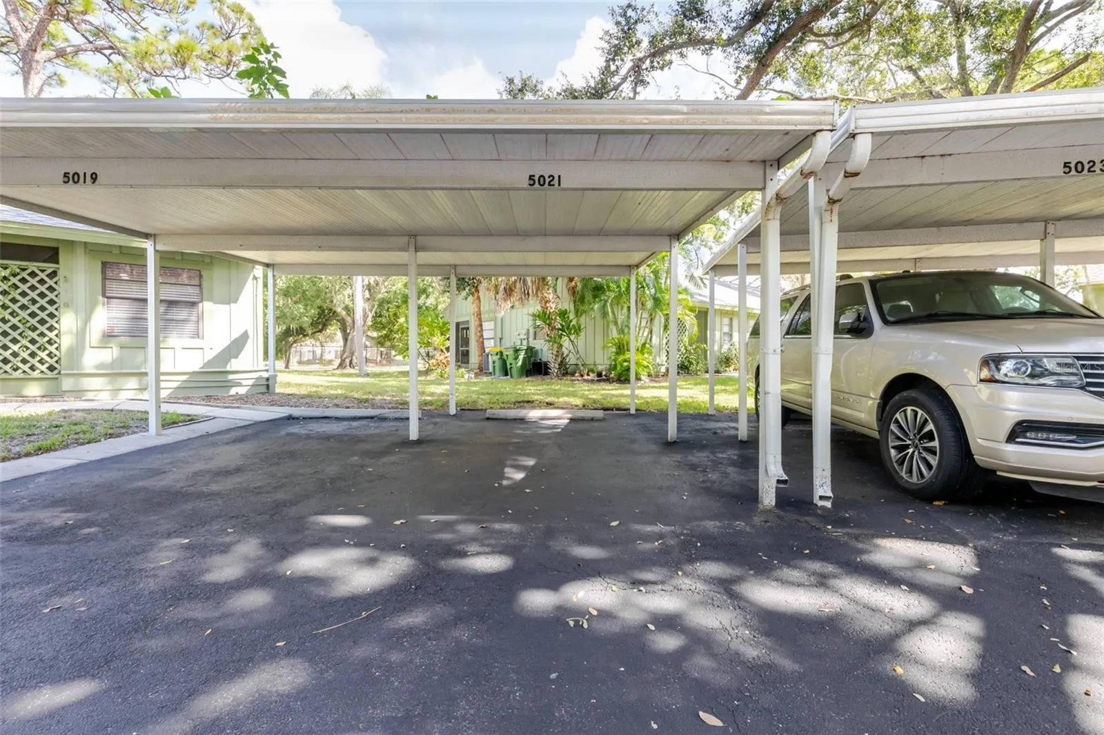 5021 BARRINGTON CIR #302, #302