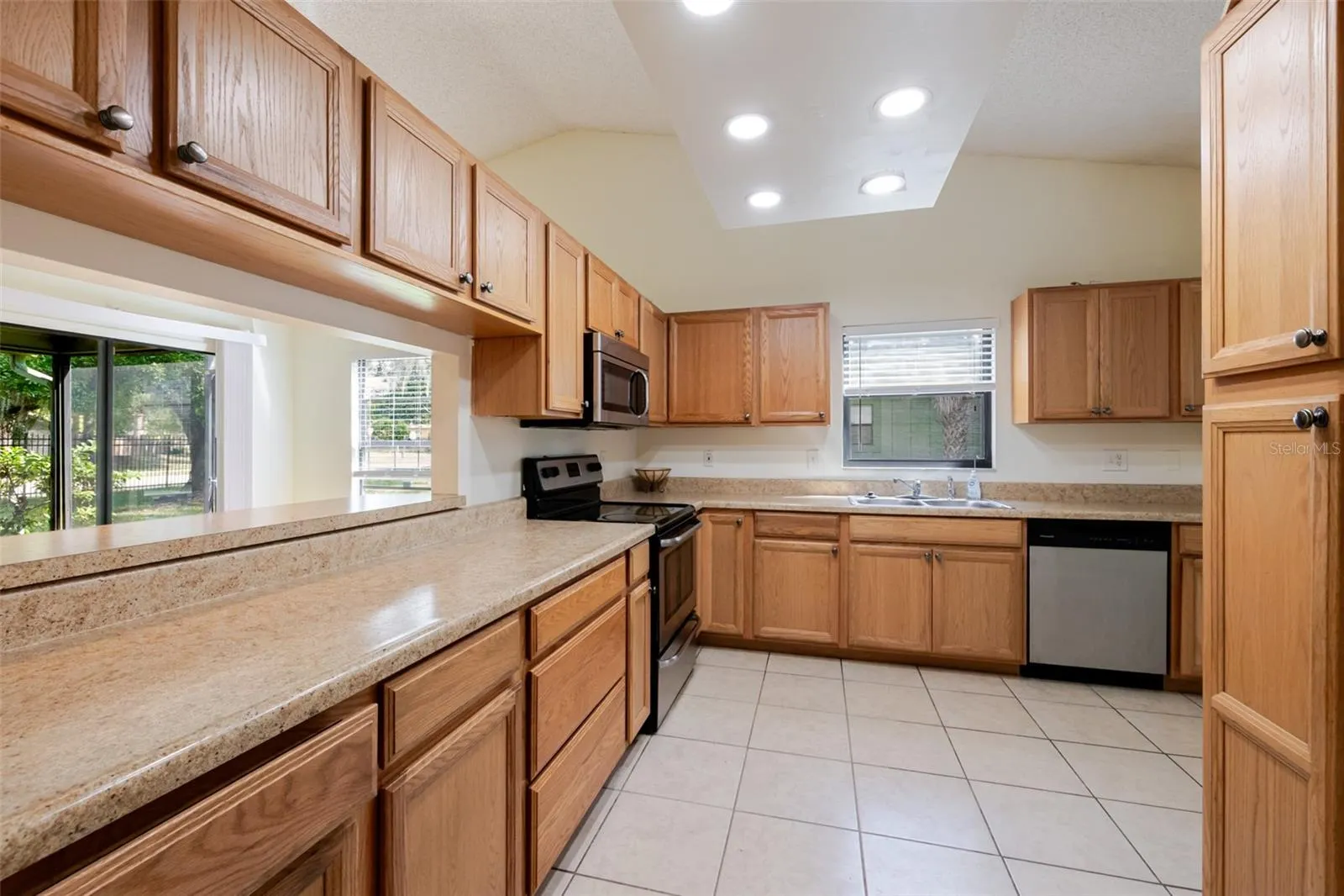 5021 BARRINGTON CIR #302, #302
