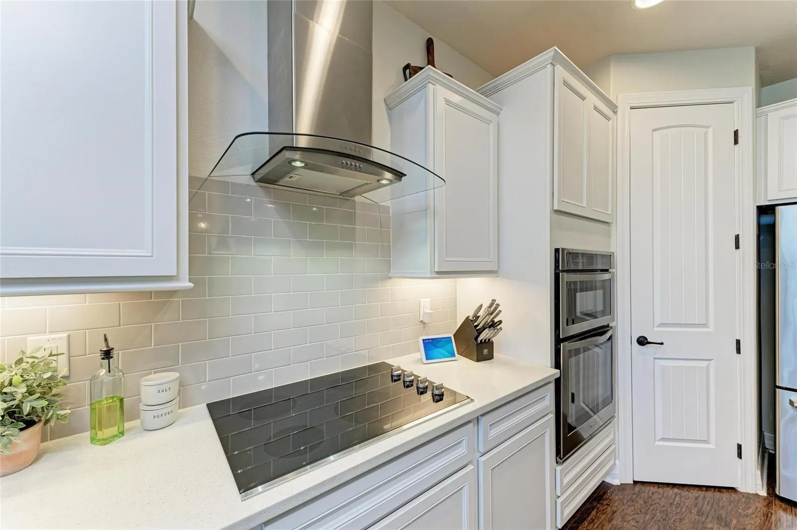 6223 KENAVA LOOP
