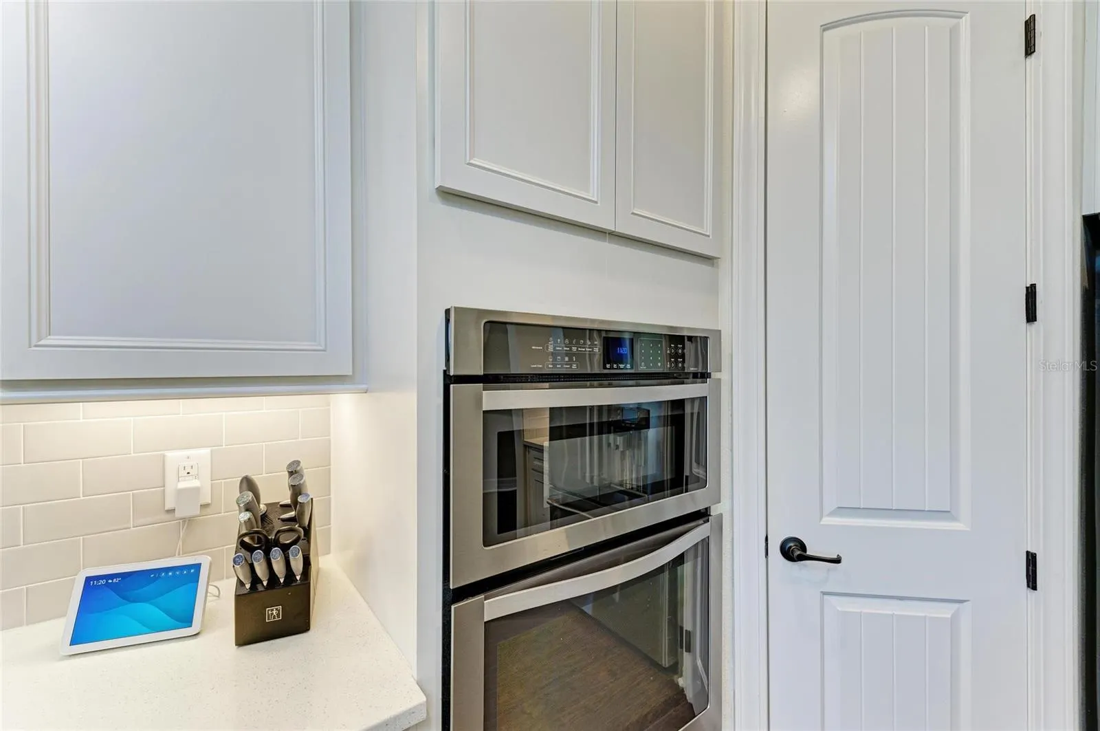 6223 KENAVA LOOP
