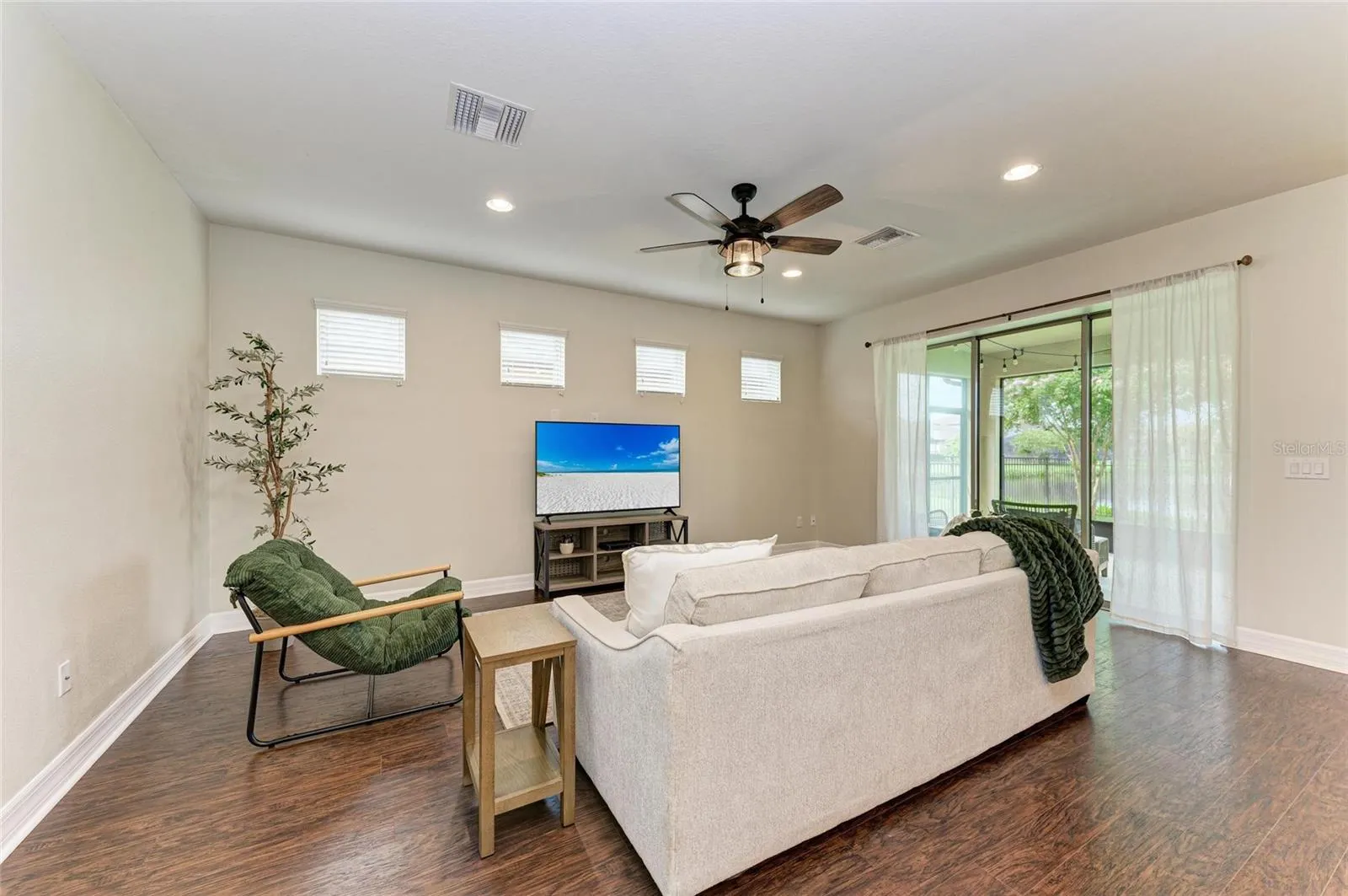 6223 KENAVA LOOP
