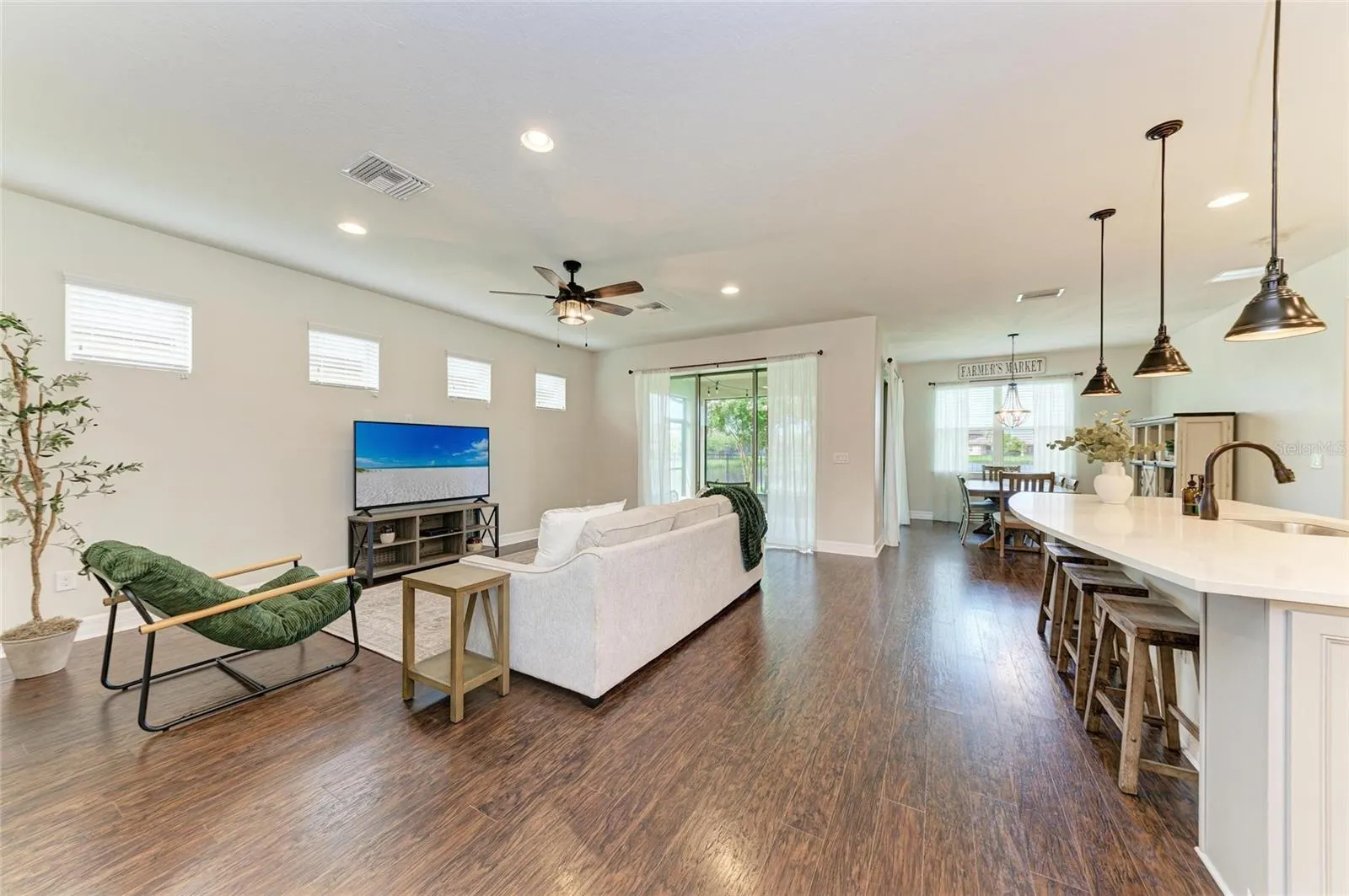 6223 KENAVA LOOP