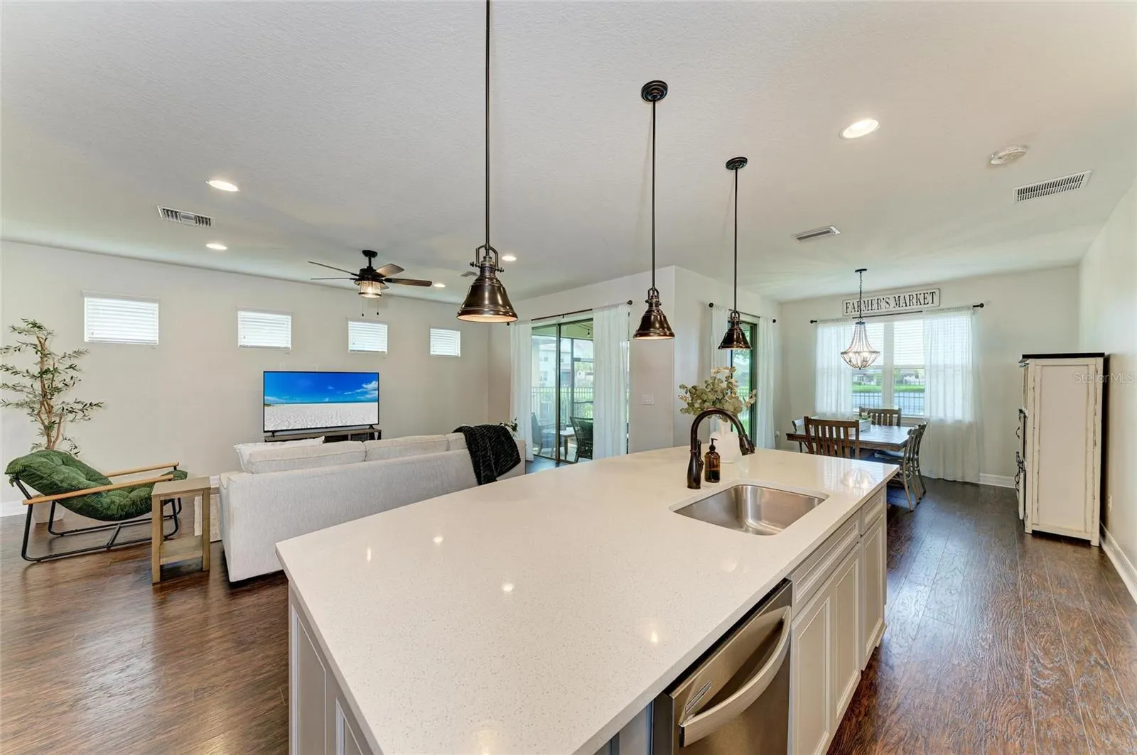 6223 KENAVA LOOP