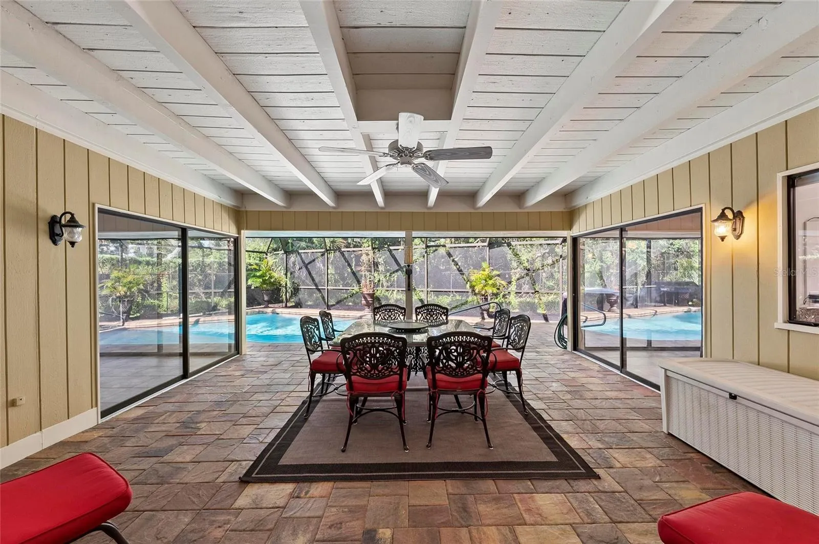 1218 YACHT HARBOR DR
