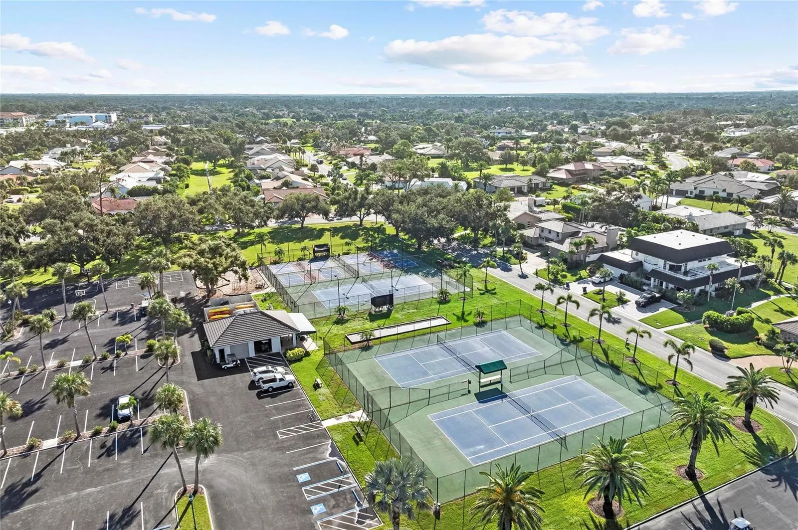 1218 YACHT HARBOR DR