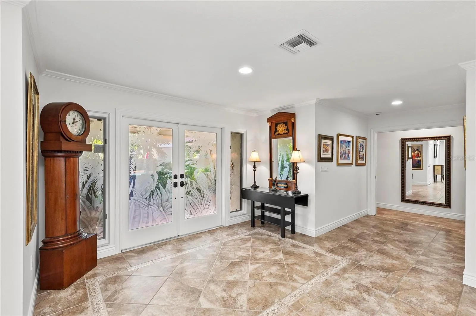 1218 YACHT HARBOR DR