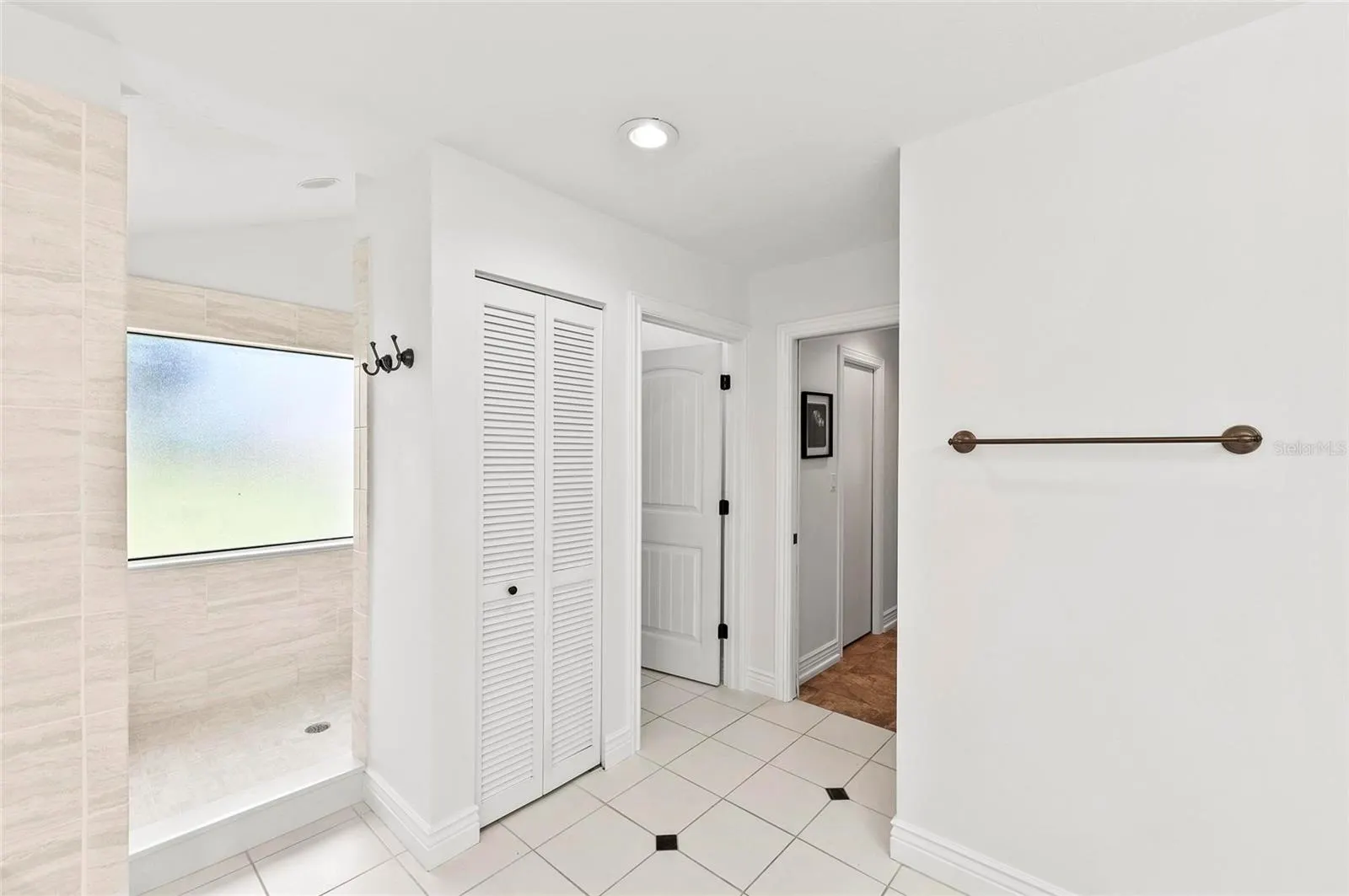 1218 YACHT HARBOR DR