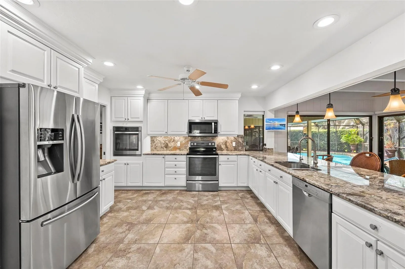1218 YACHT HARBOR DR