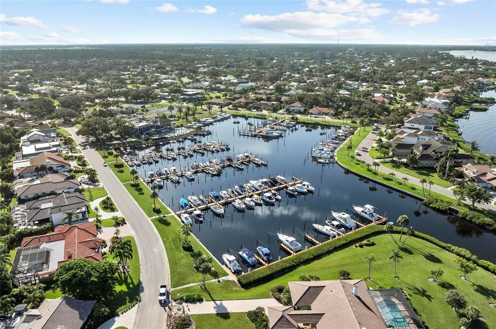 1218 YACHT HARBOR DR
