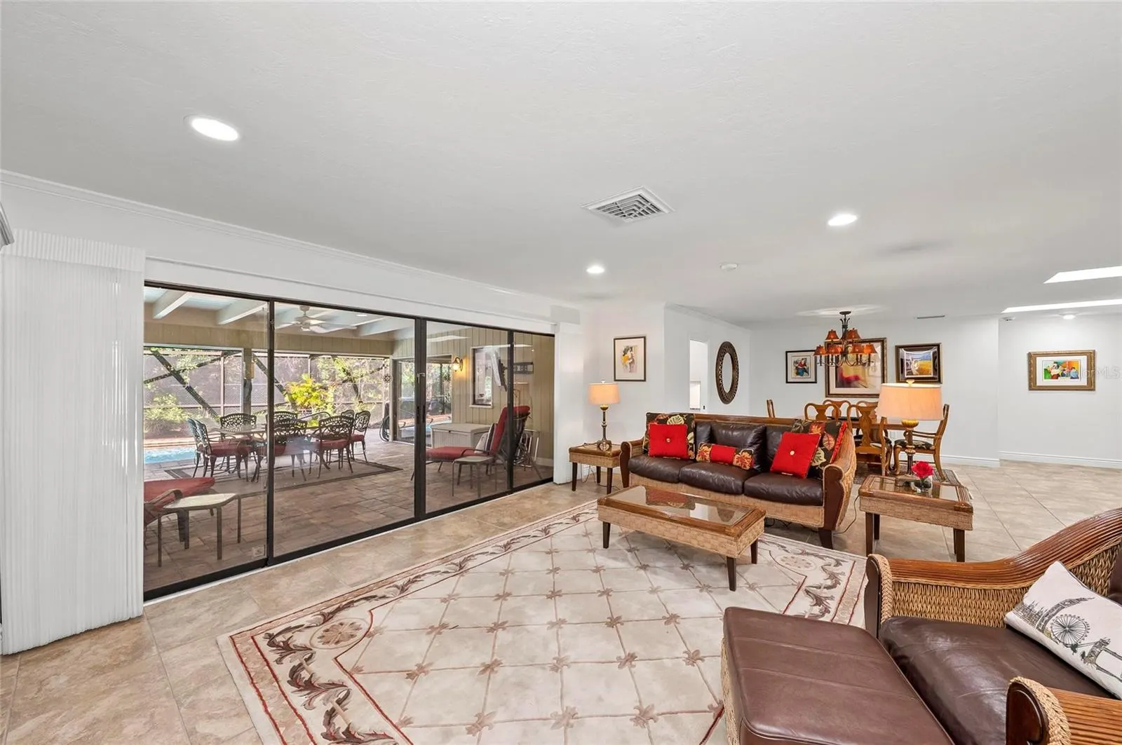1218 YACHT HARBOR DR