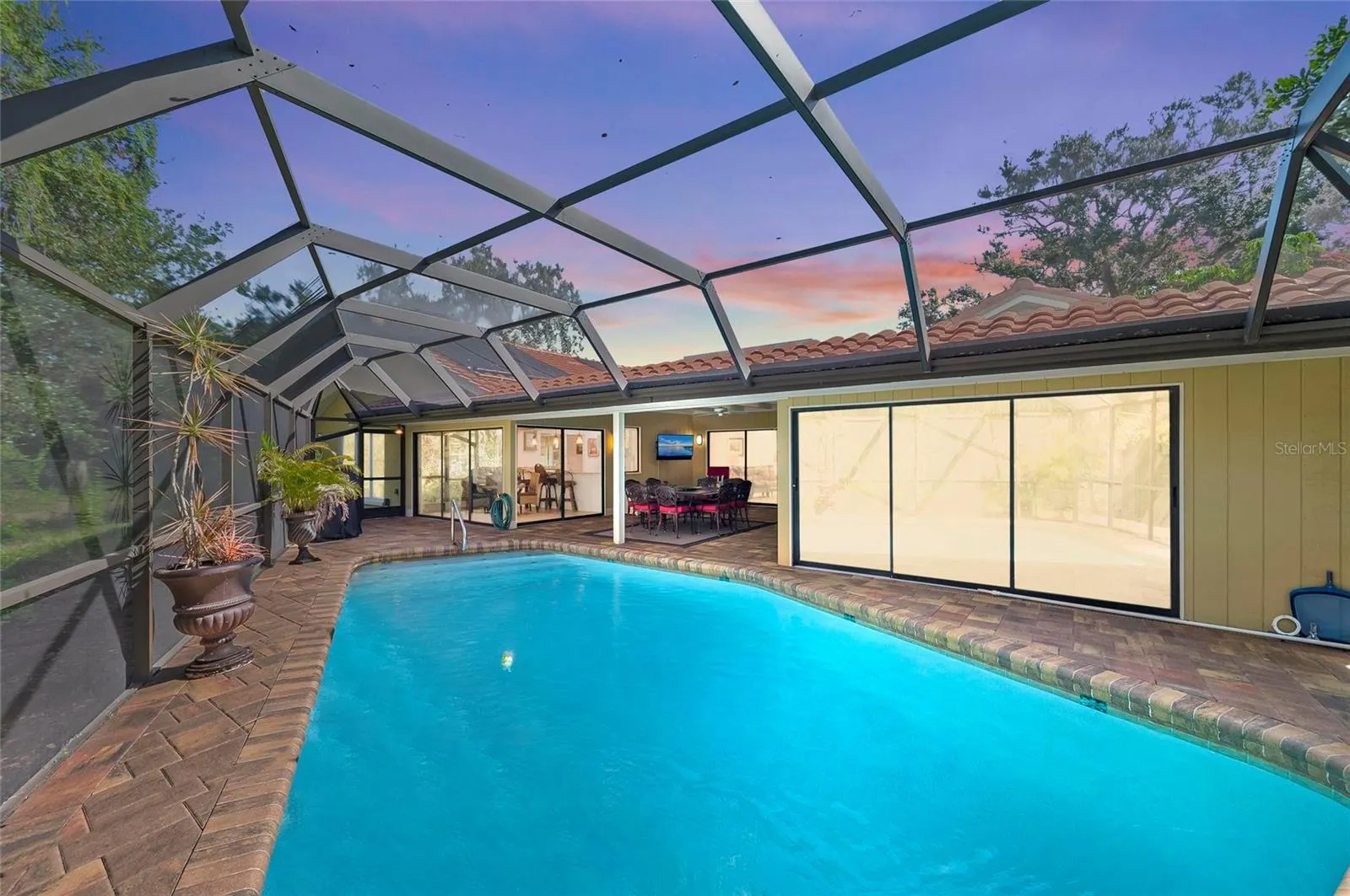 1218 YACHT HARBOR DR