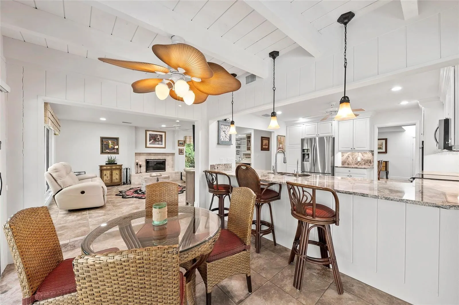 1218 YACHT HARBOR DR