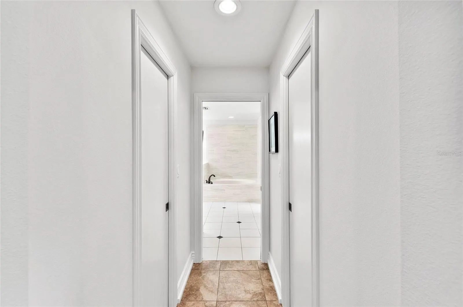 1218 YACHT HARBOR DR