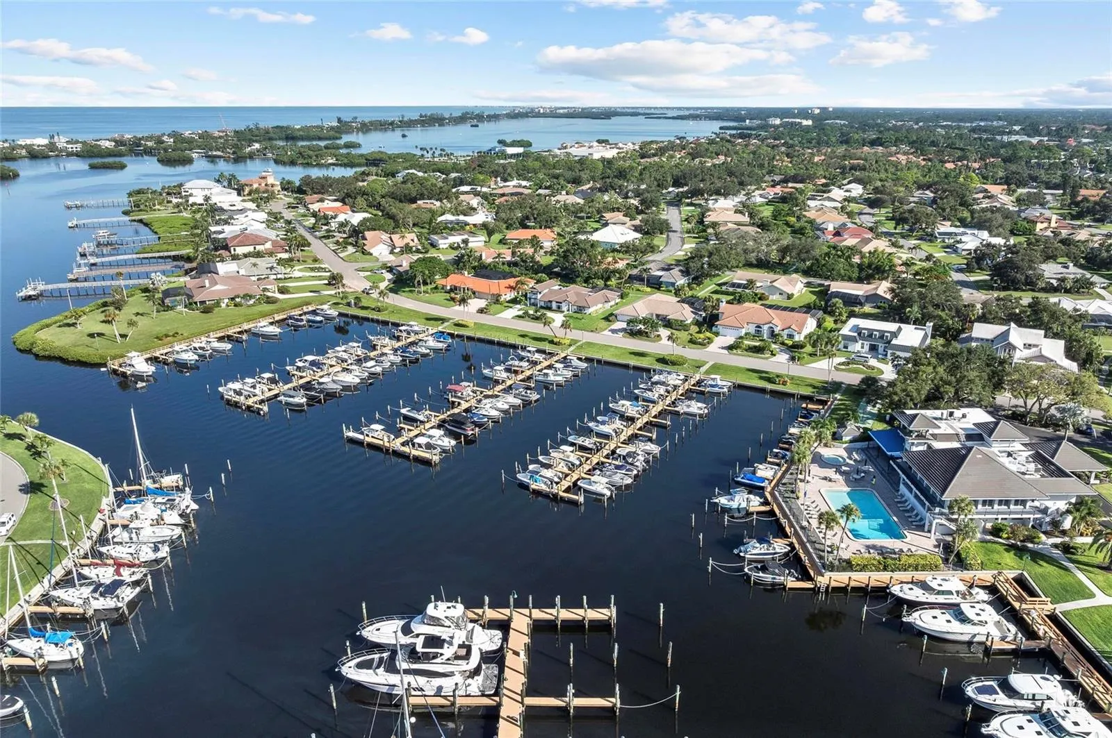 1218 YACHT HARBOR DR