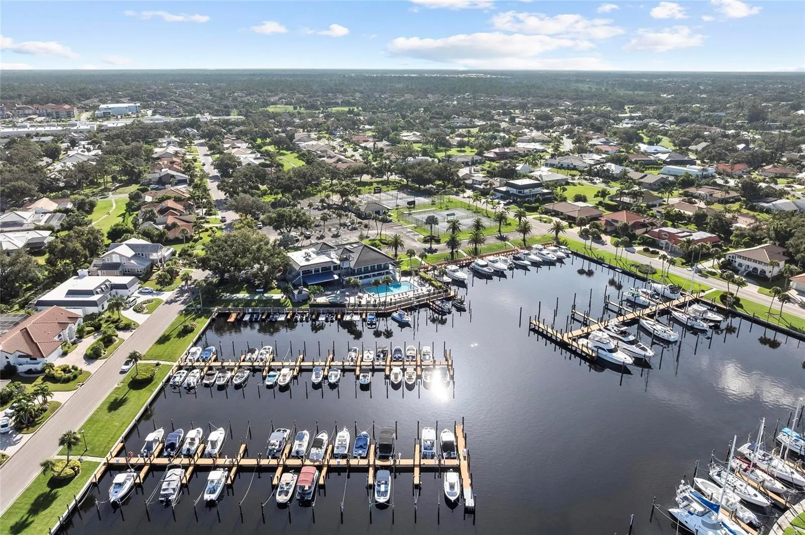 1218 YACHT HARBOR DR