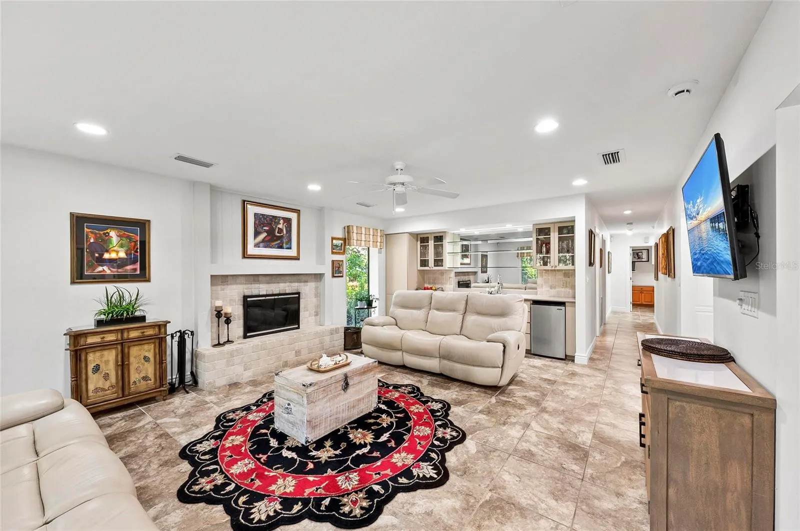 1218 YACHT HARBOR DR