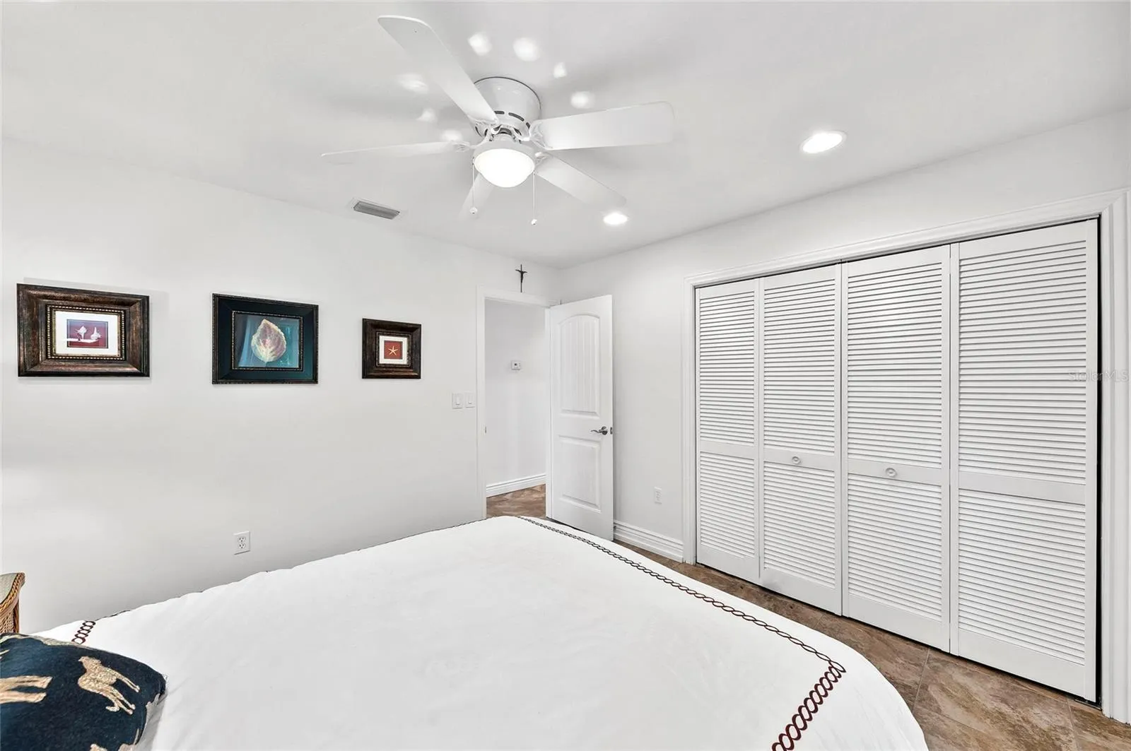 1218 YACHT HARBOR DR