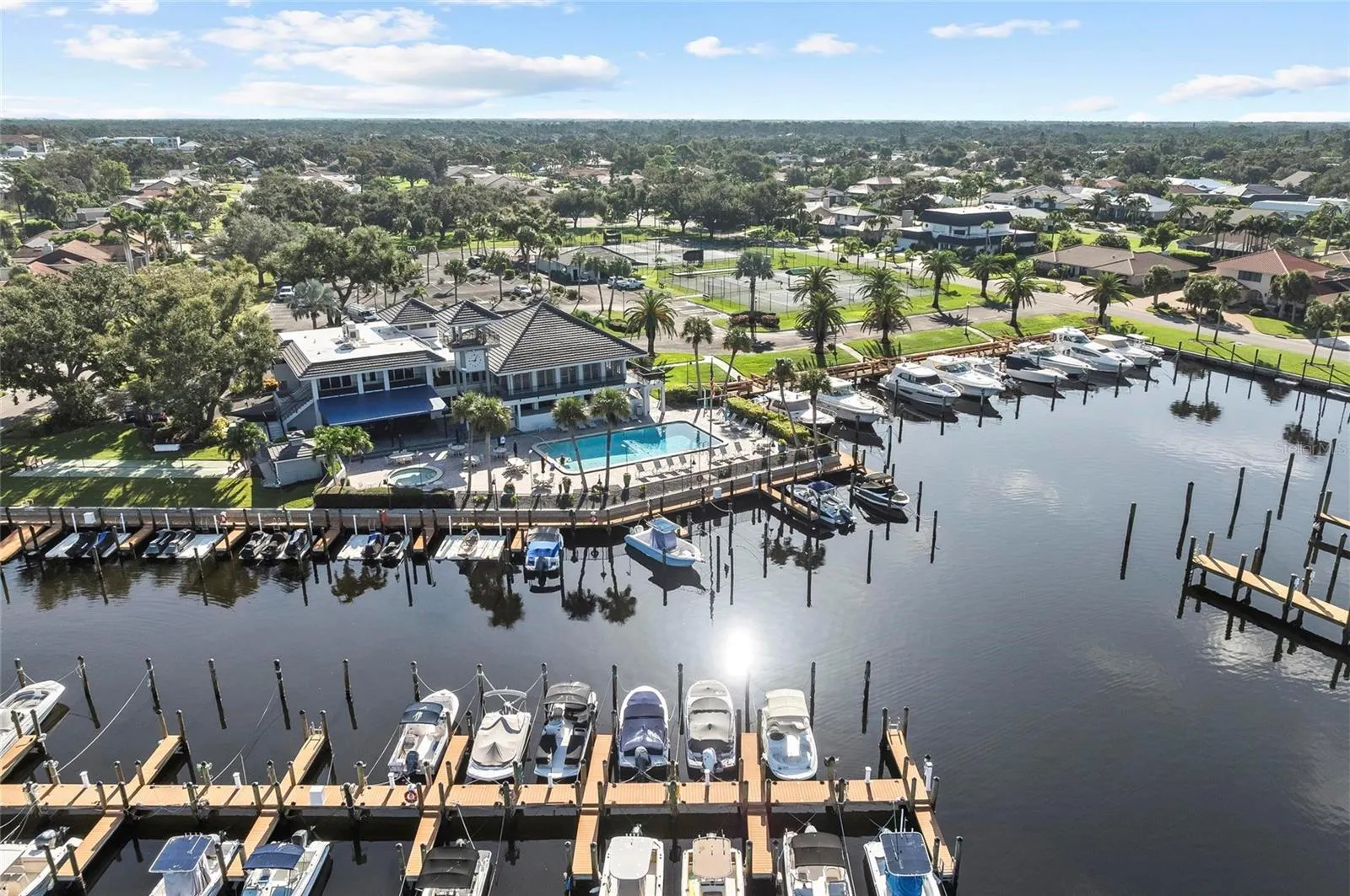 1218 YACHT HARBOR DR