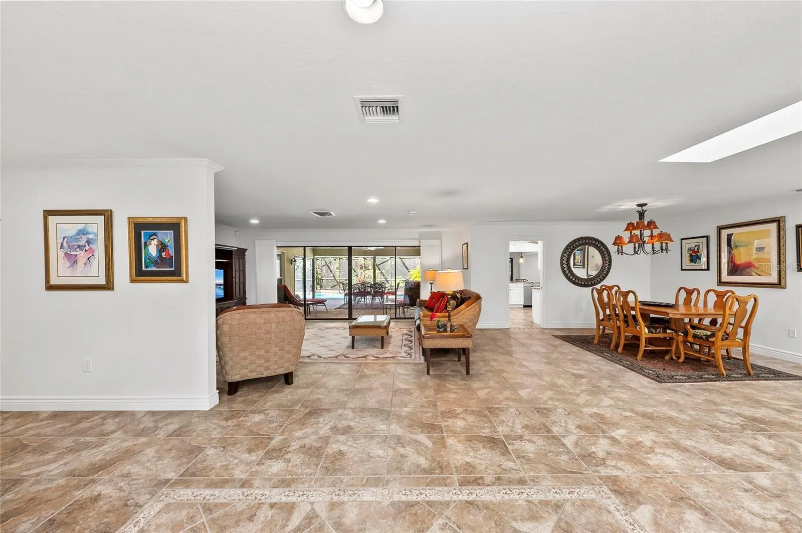 1218 YACHT HARBOR DR