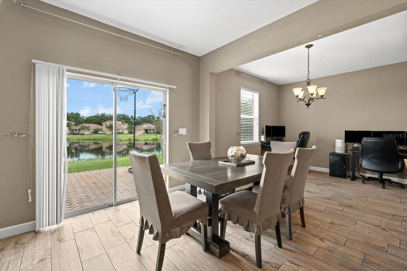 5779 AARON CT