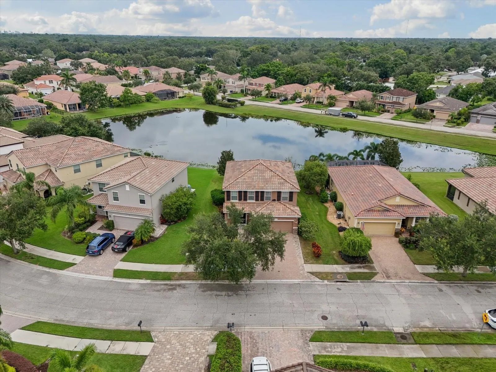 5779 AARON CT