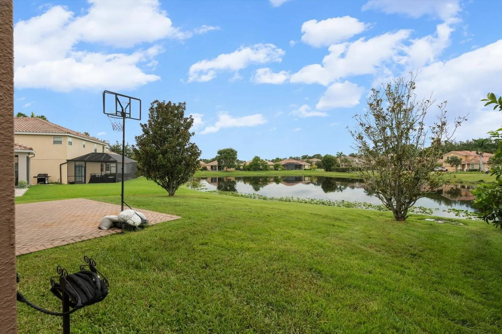 5779 AARON CT