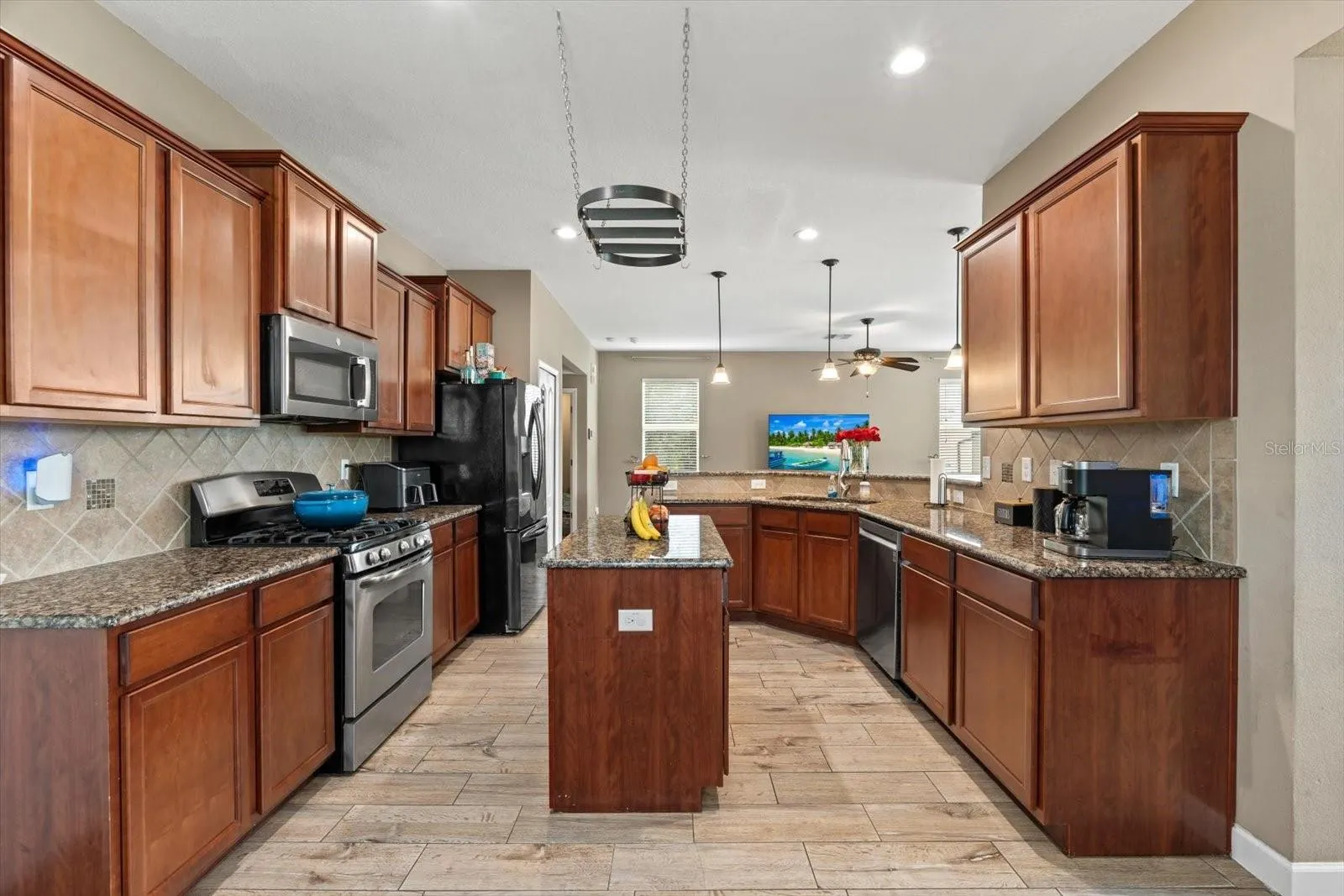 5779 AARON CT