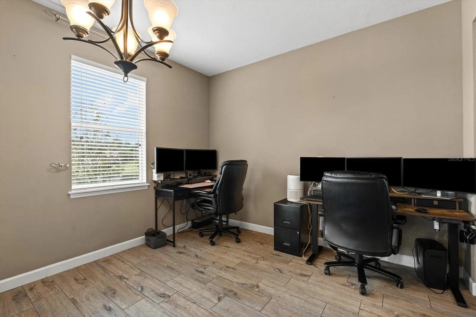 5779 AARON CT