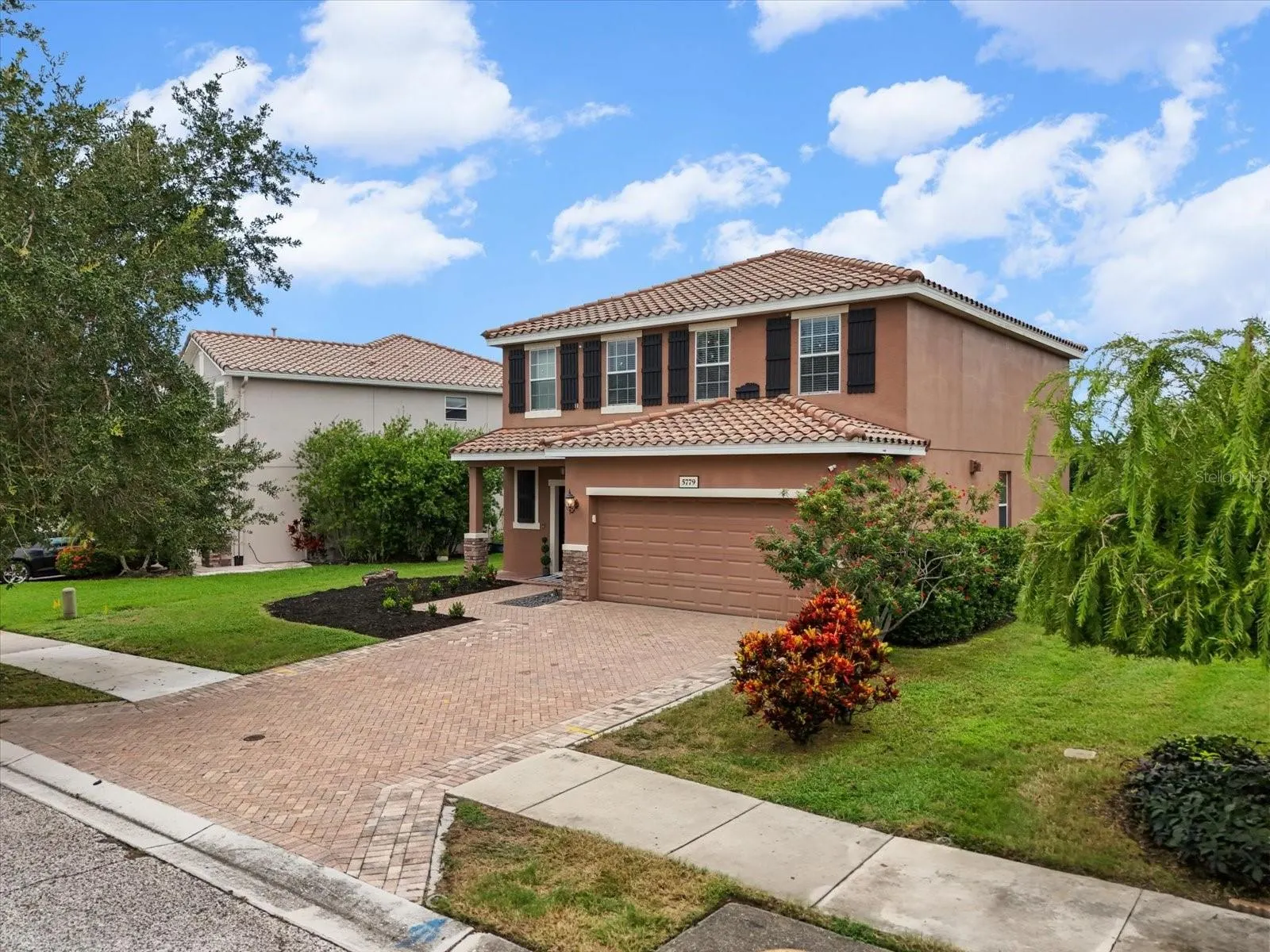 5779 AARON CT