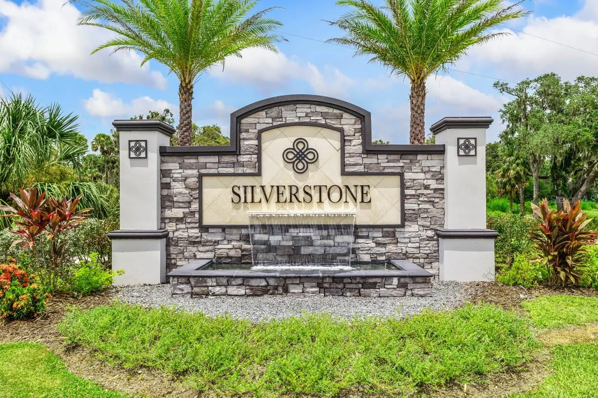 5524 SILVER MOONLIGHT DR