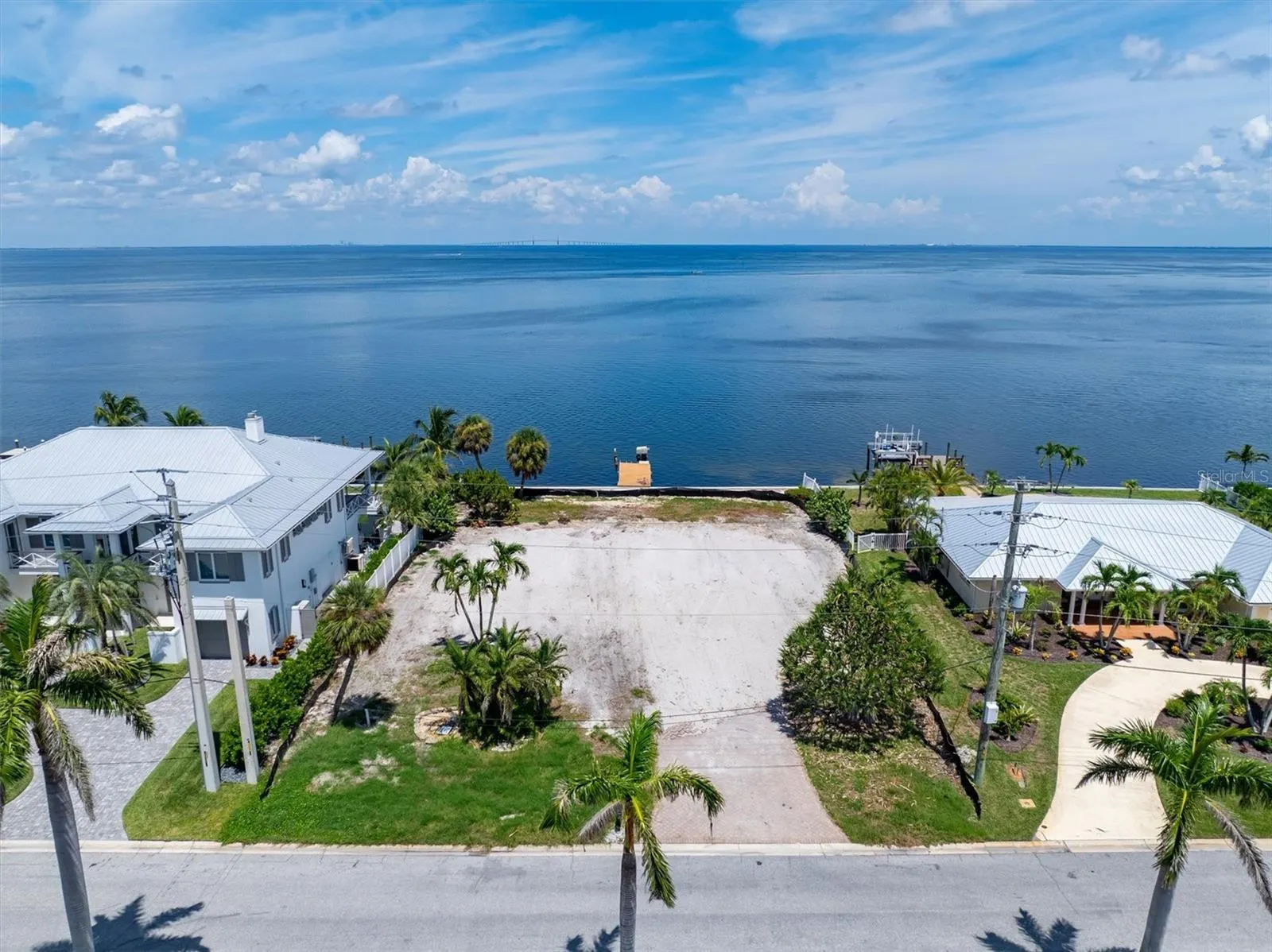 659 KEY ROYALE DR