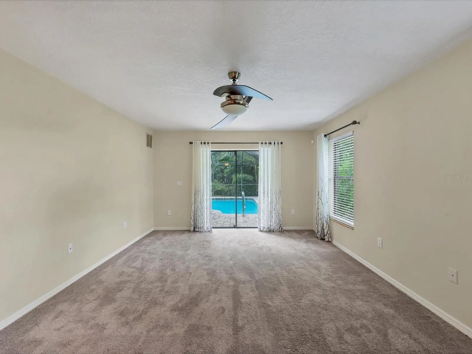 1612 PINE HARRIER CIR