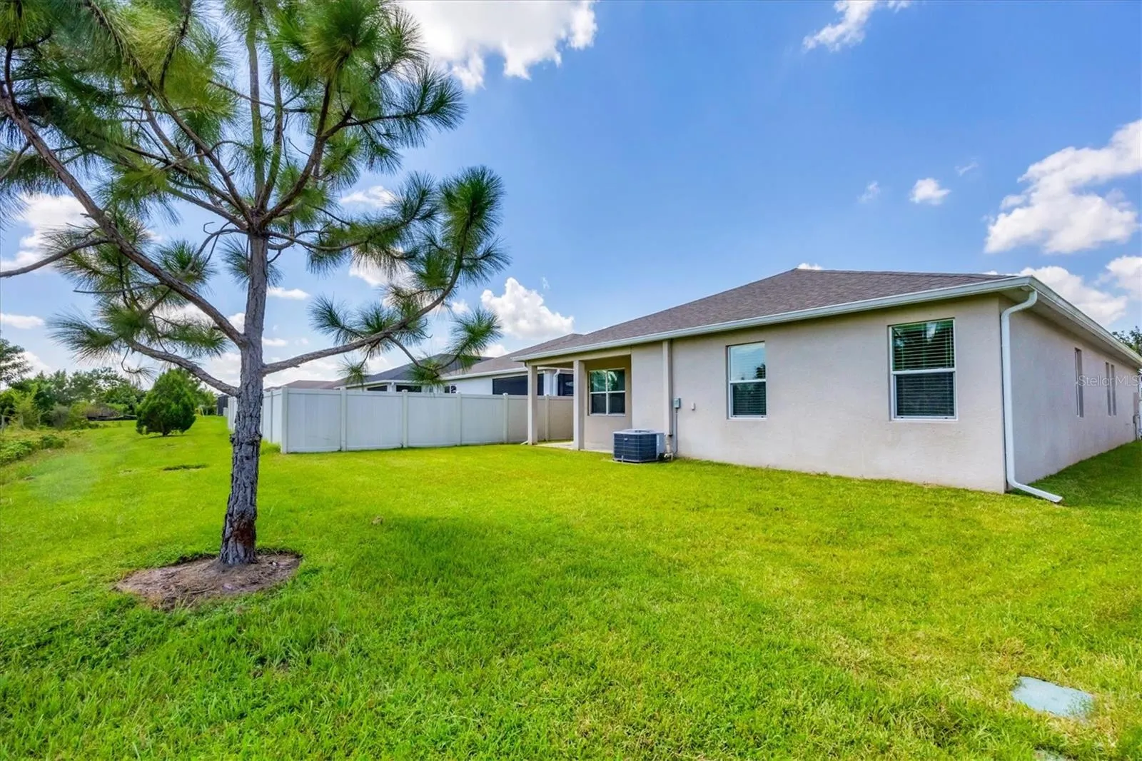 5739 143RD CT E