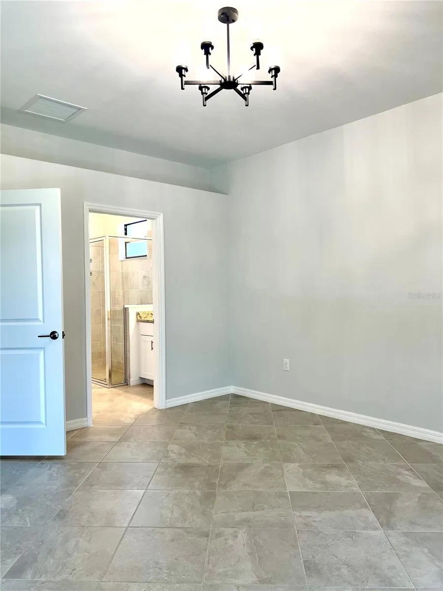2104 BONITO WAY