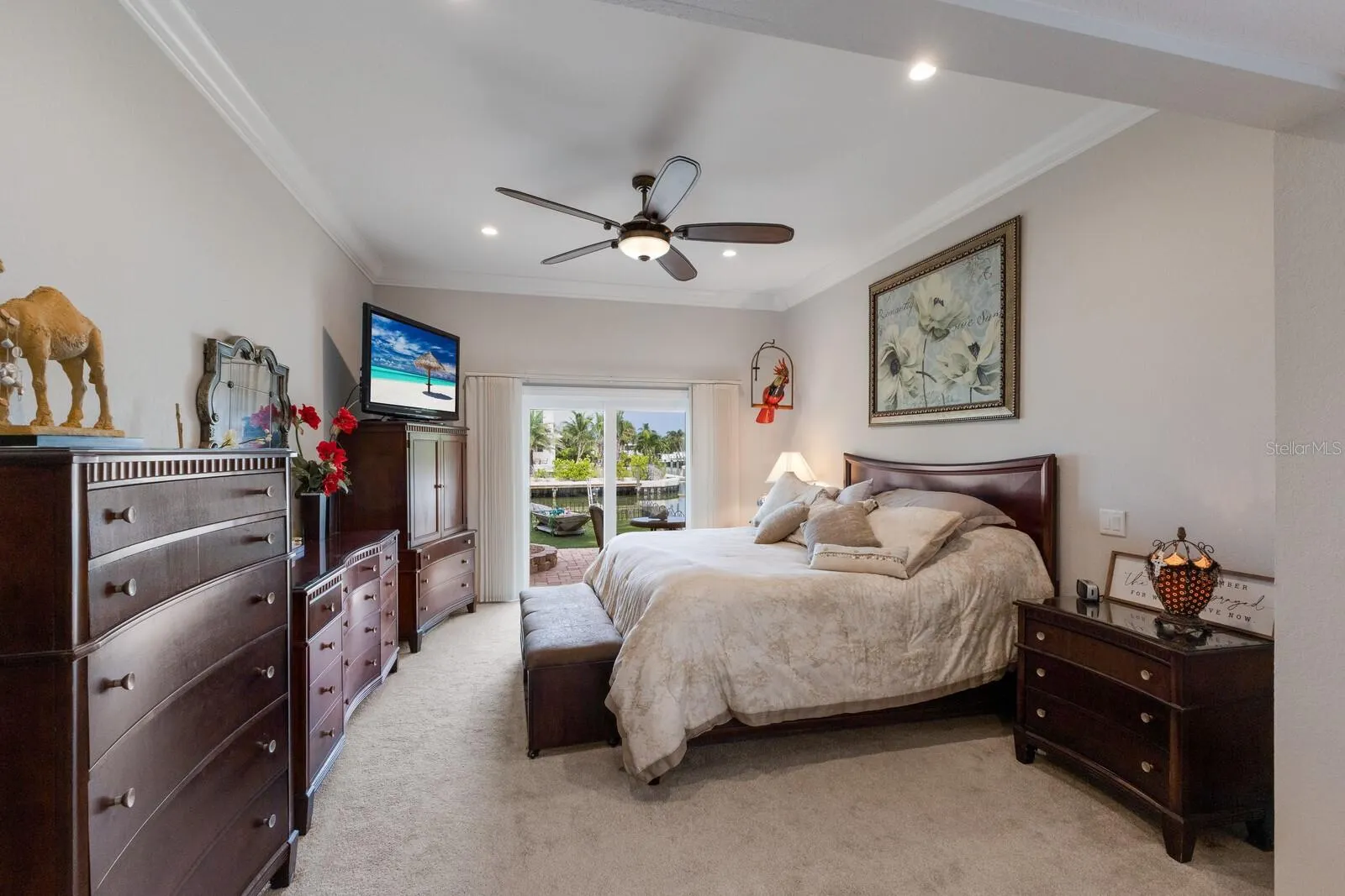 646 KEY ROYALE DR