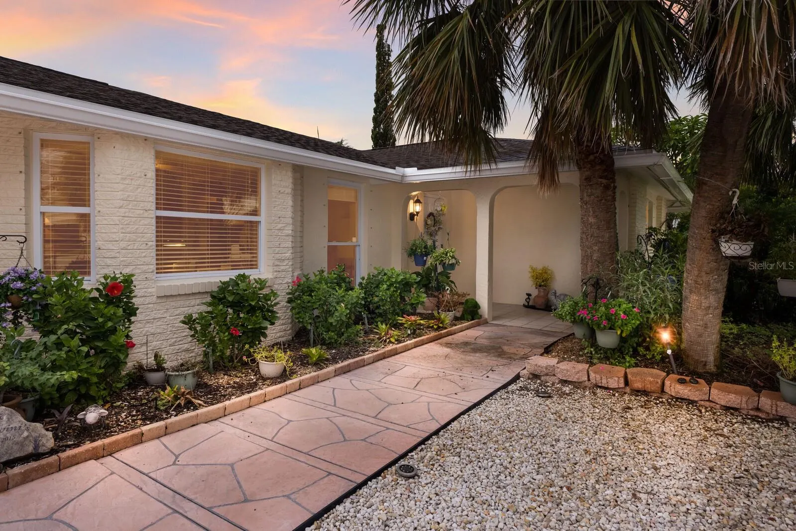 646 KEY ROYALE DR