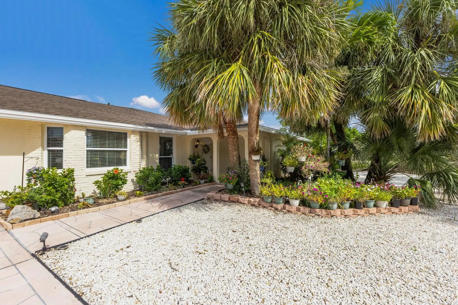 646 KEY ROYALE DR