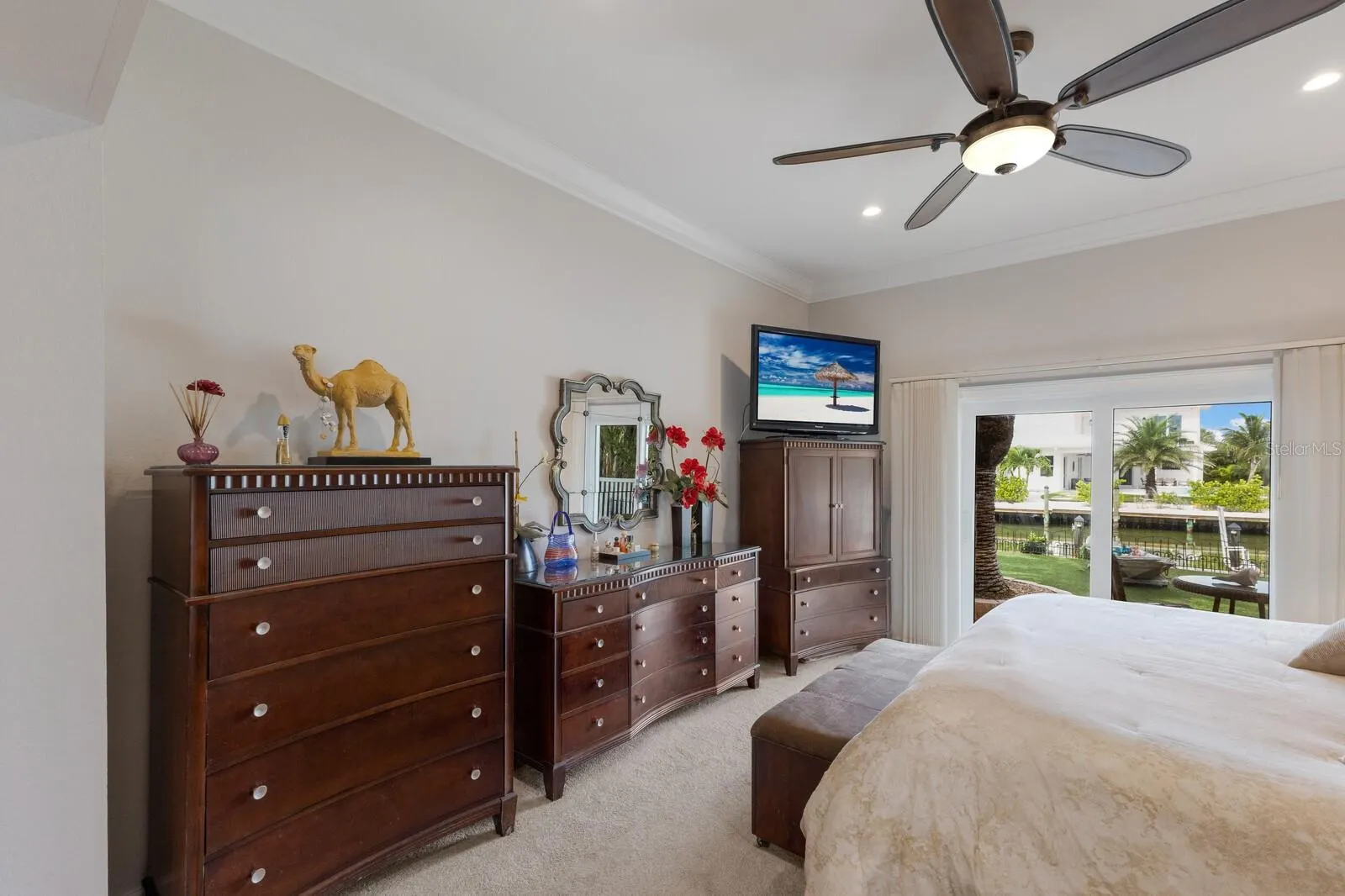 646 KEY ROYALE DR