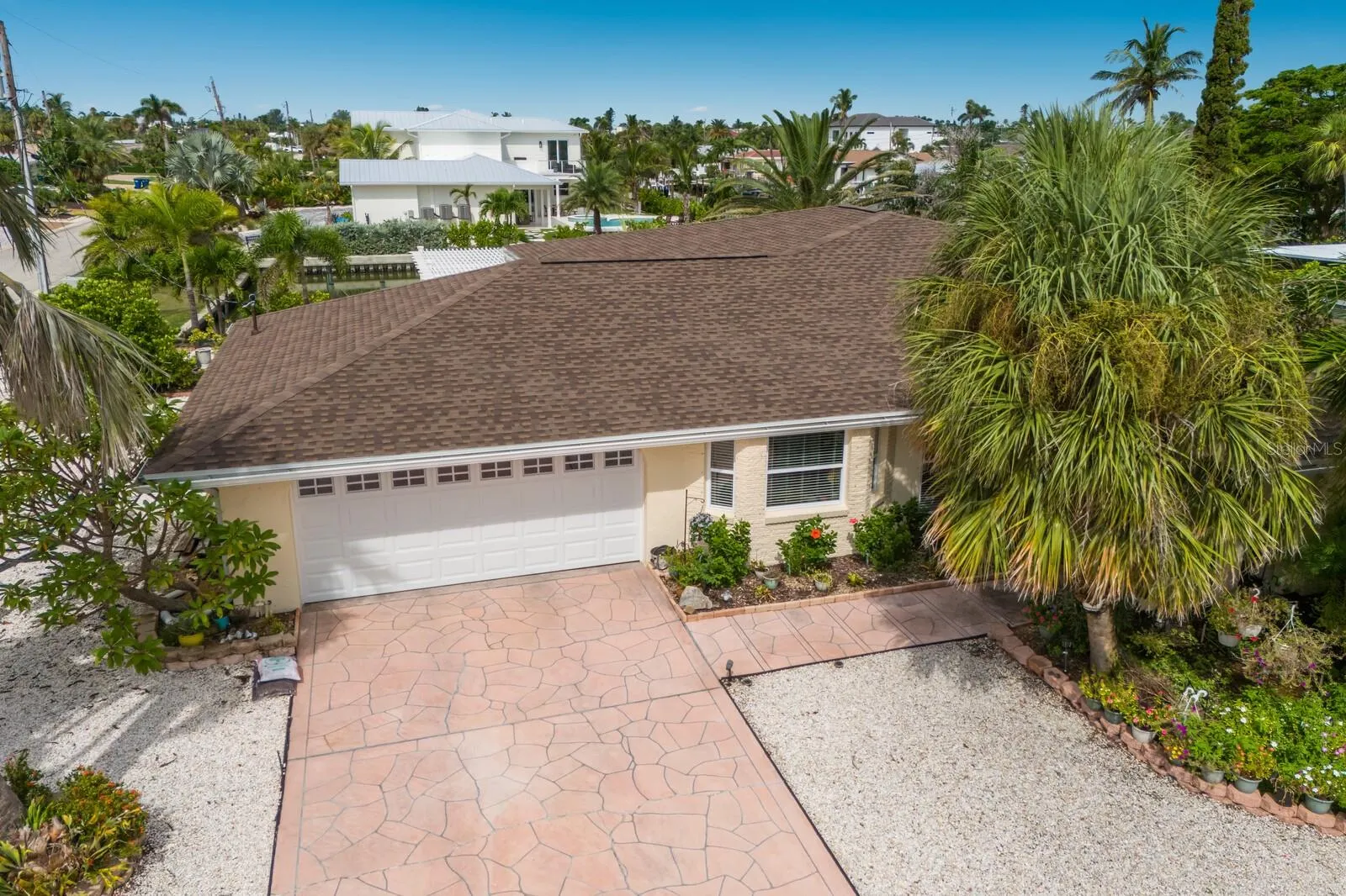 646 KEY ROYALE DR