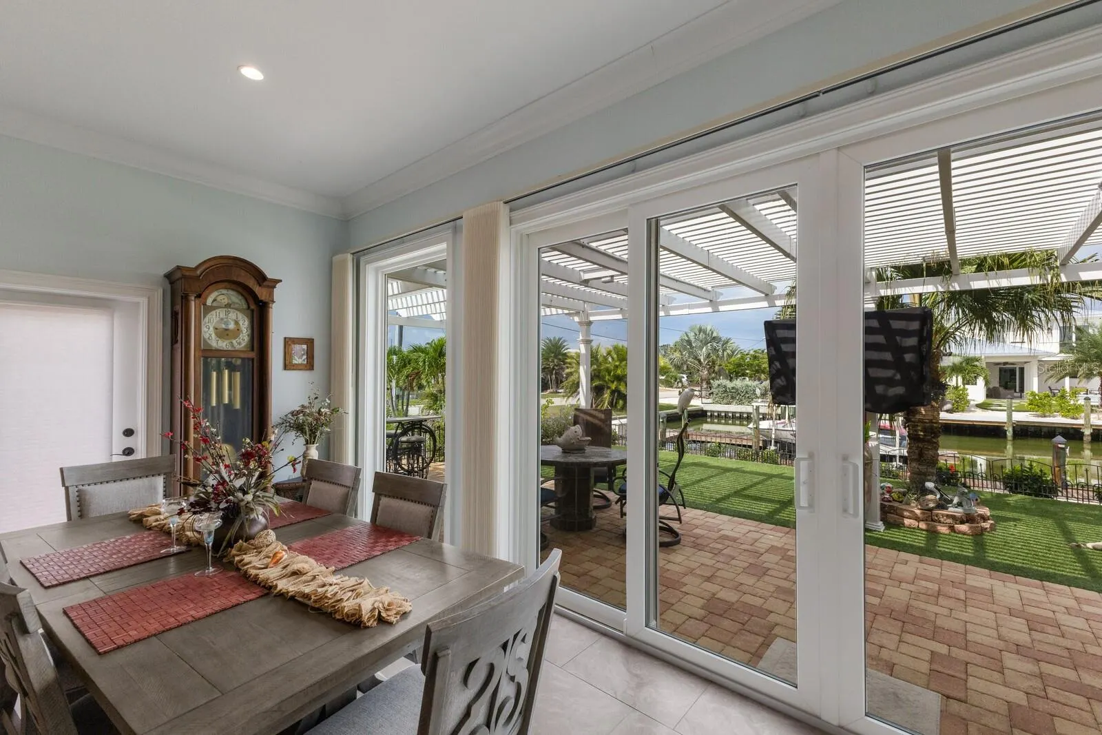 646 KEY ROYALE DR